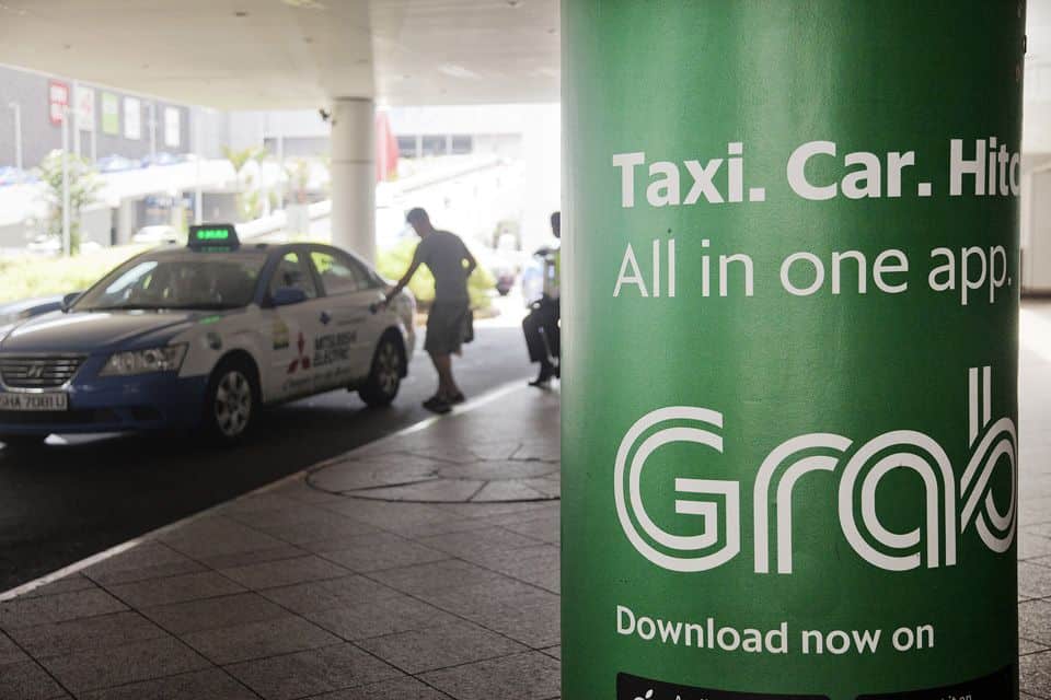 SMRT Plans To Sell Off Its Taxi Business To Grab. But It Seems Like Grab Isn’t Really Keen On The Offer.