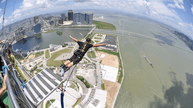 Bungee Jumping In SG? Yes, Finally A Reality In Sentosa!