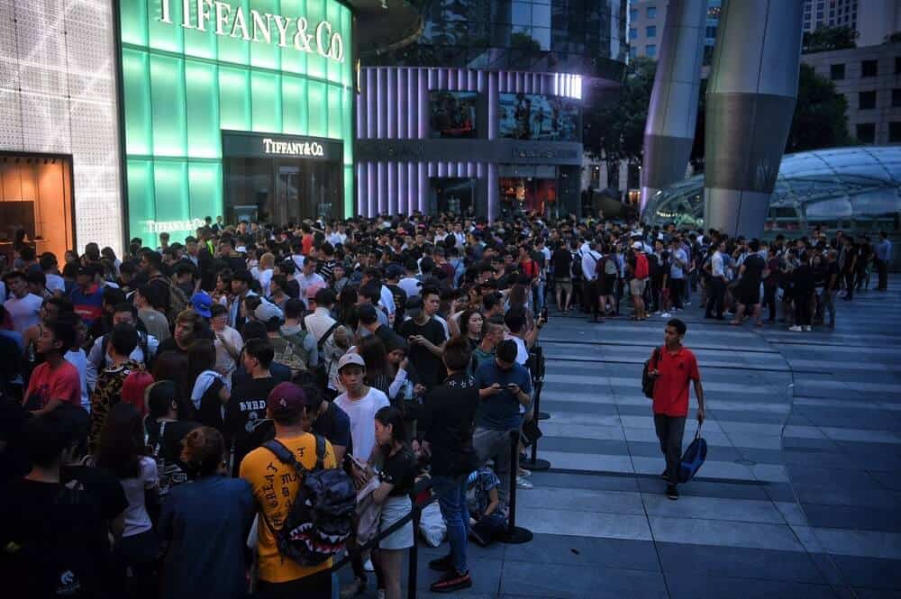 If You Hate Queuing, There’s Now A Professional Queuing Service That Starts At $20 Per Hour.