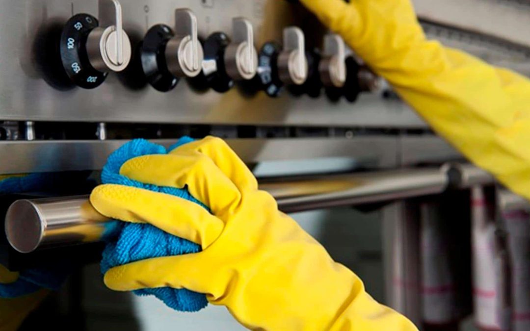 17 Bakers and Cleaning Experts Reveal Their Tried and Tested Tips to Clean and Maintain Your Oven